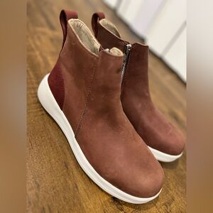 Red Wing ZERO-G LITE ExtraLight WOMEN'S US 6.5 B SIDE ZIP SAFETY TOE BOOT